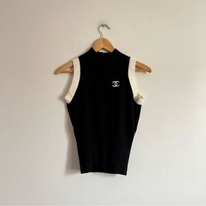 CHANEL Black Sleeveless Knit Top with White Trim